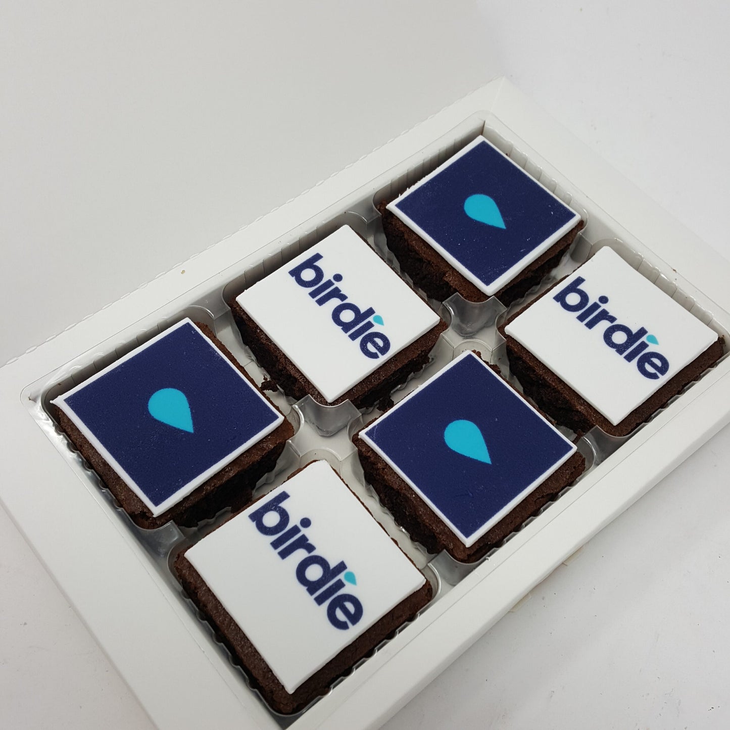 Brownie with Icing Logo - 5cm
