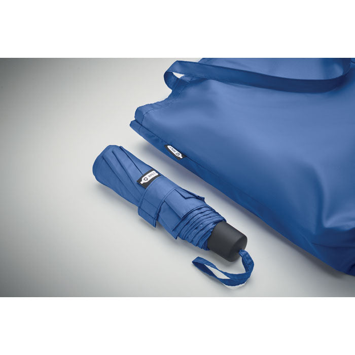 Branded 21 Inch RPET Umbrella and Shopping Bag Set in use